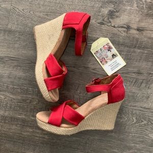 Toms red desert wedge